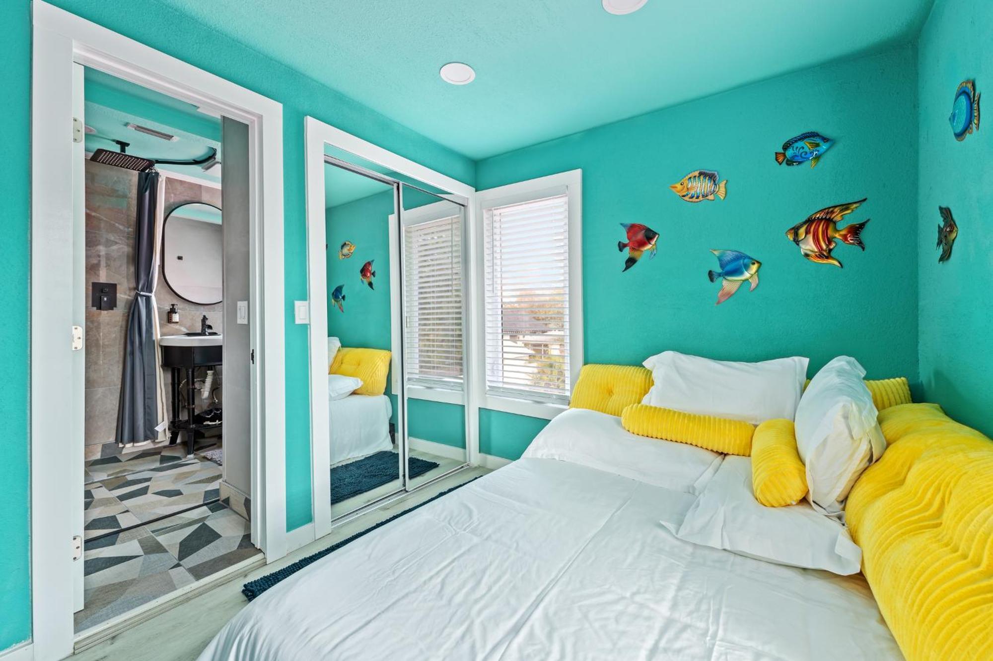 Above The Sea Apartment Сейнт Питърсбърг Екстериор снимка