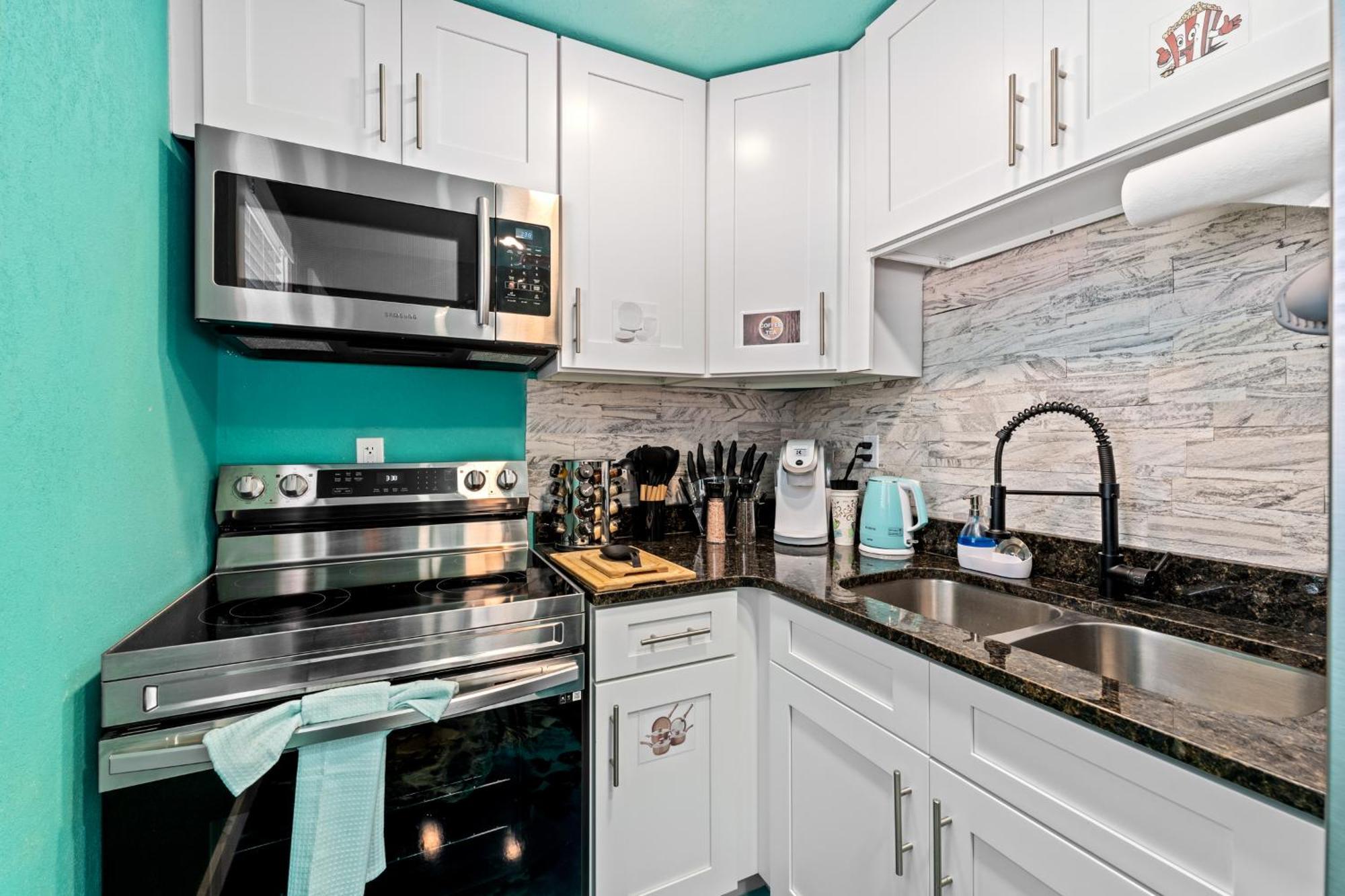 Above The Sea Apartment Сейнт Питърсбърг Екстериор снимка